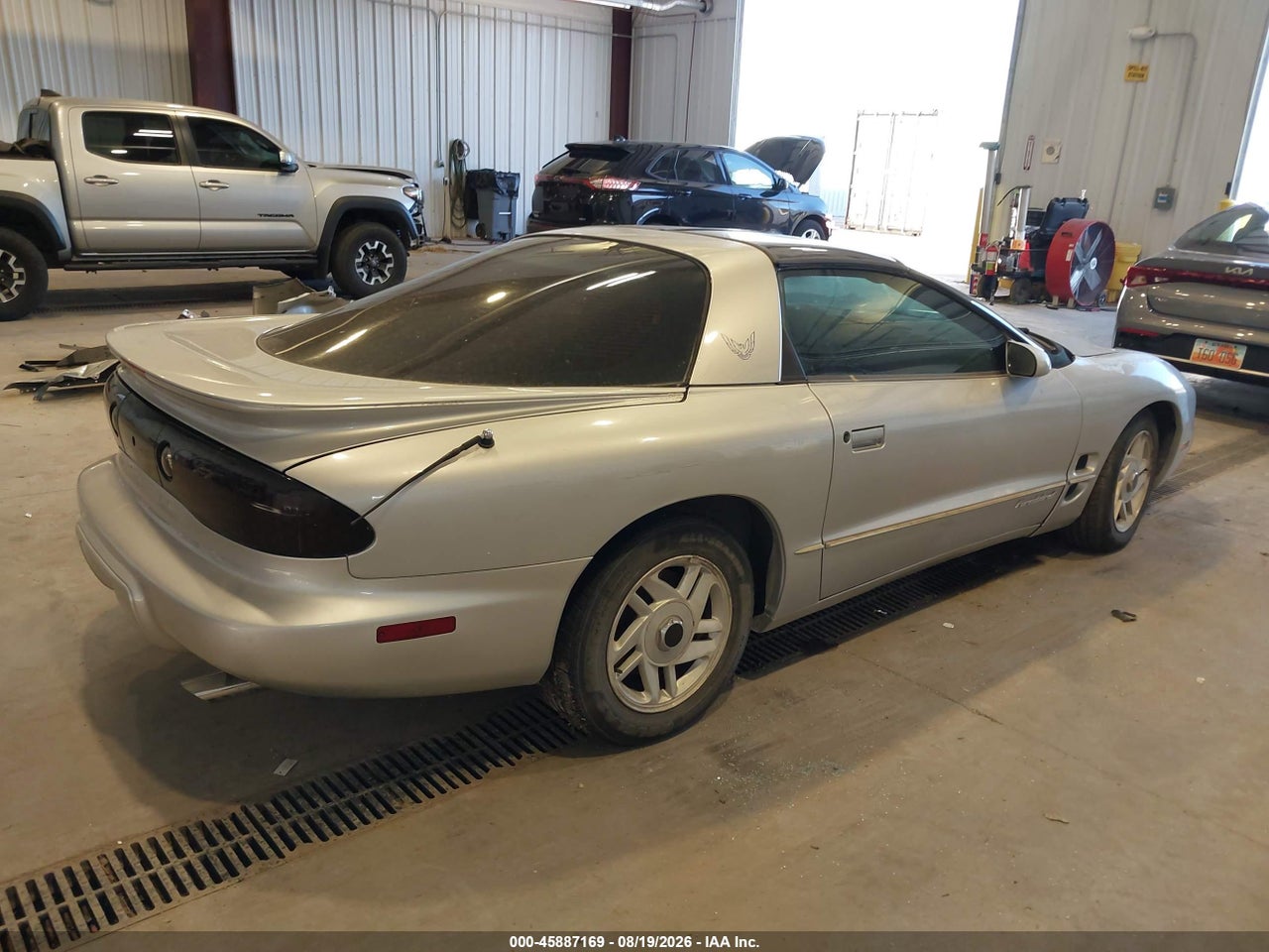 2000 PONTIAC FIREBIRD · 4/11