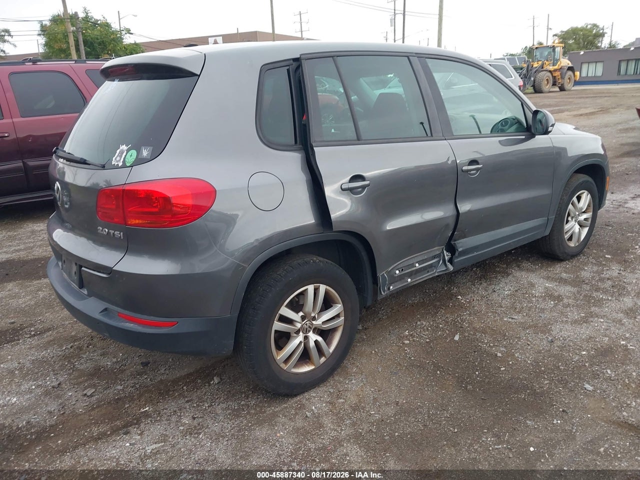 2012 VOLKSWAGEN TIGUAN S · 4/11