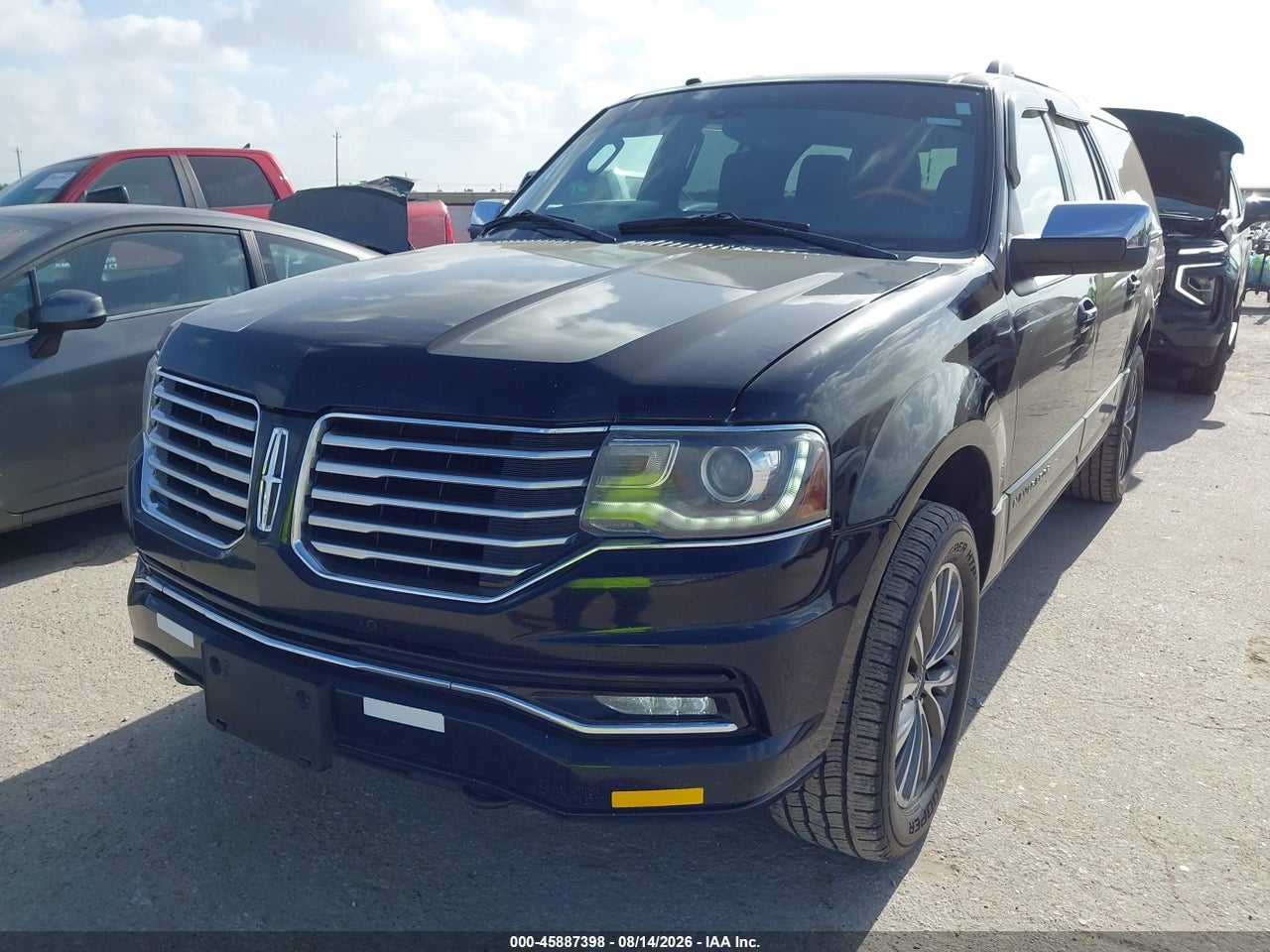 2017 LINCOLN NAVIGATOR L SELECT · 6/11
