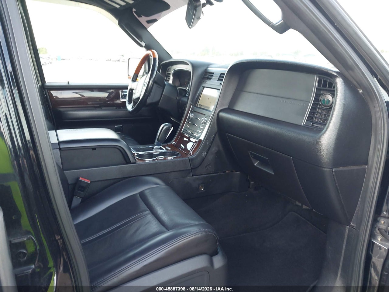 2017 LINCOLN NAVIGATOR L SELECT · 5/11