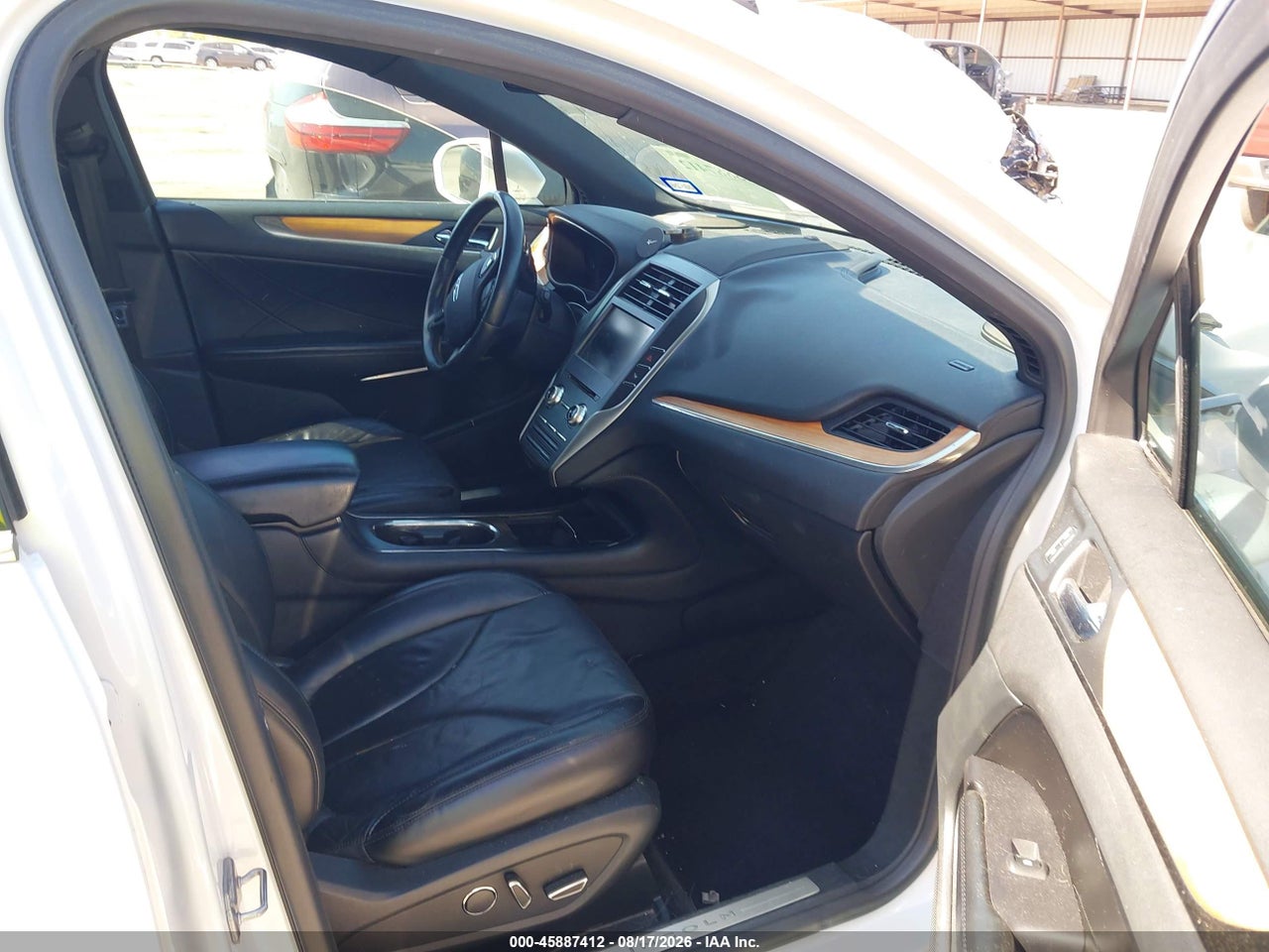 2015 LINCOLN MKC · 5/11