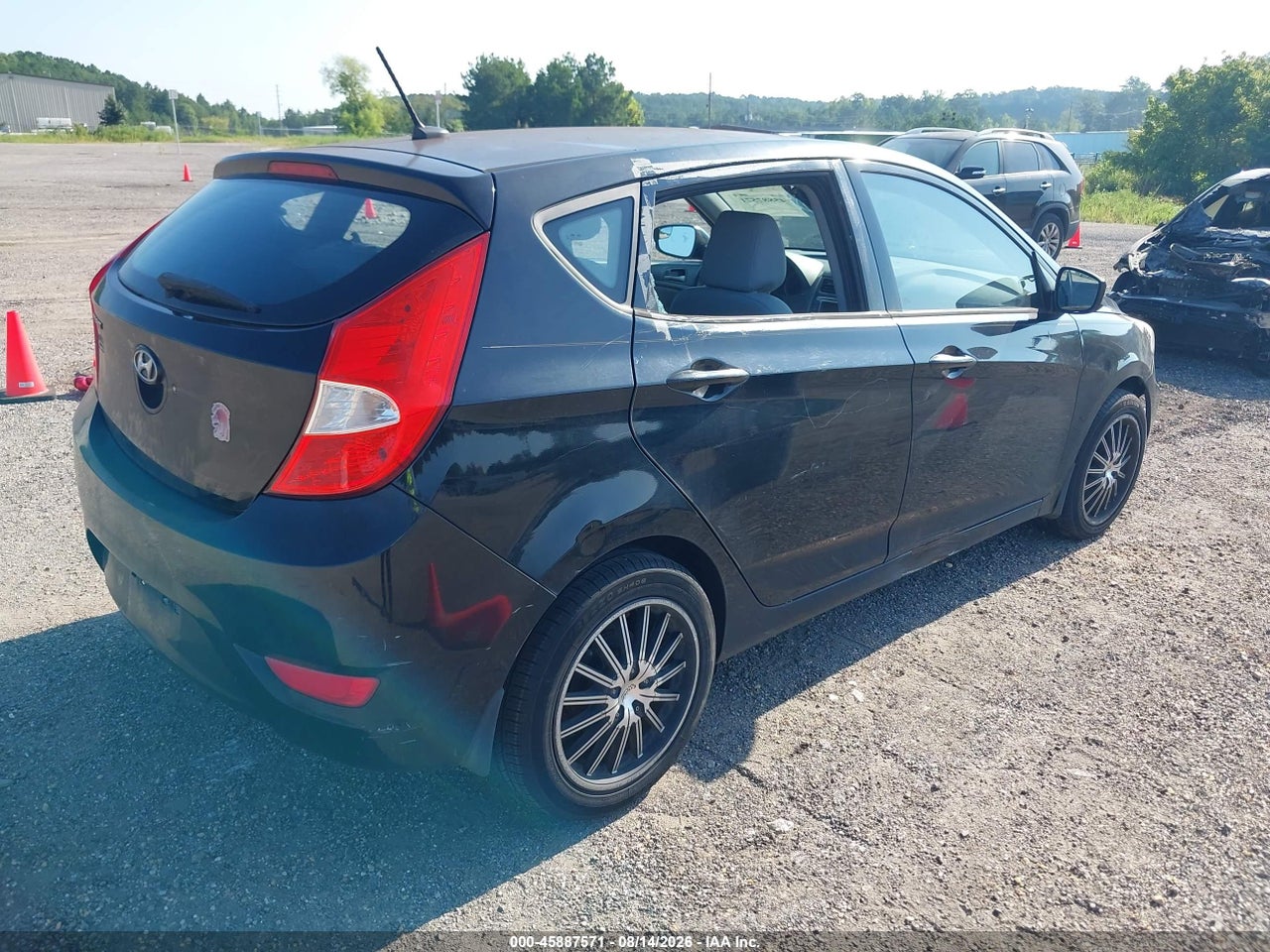 2016 HYUNDAI ACCENT SE · 4/11