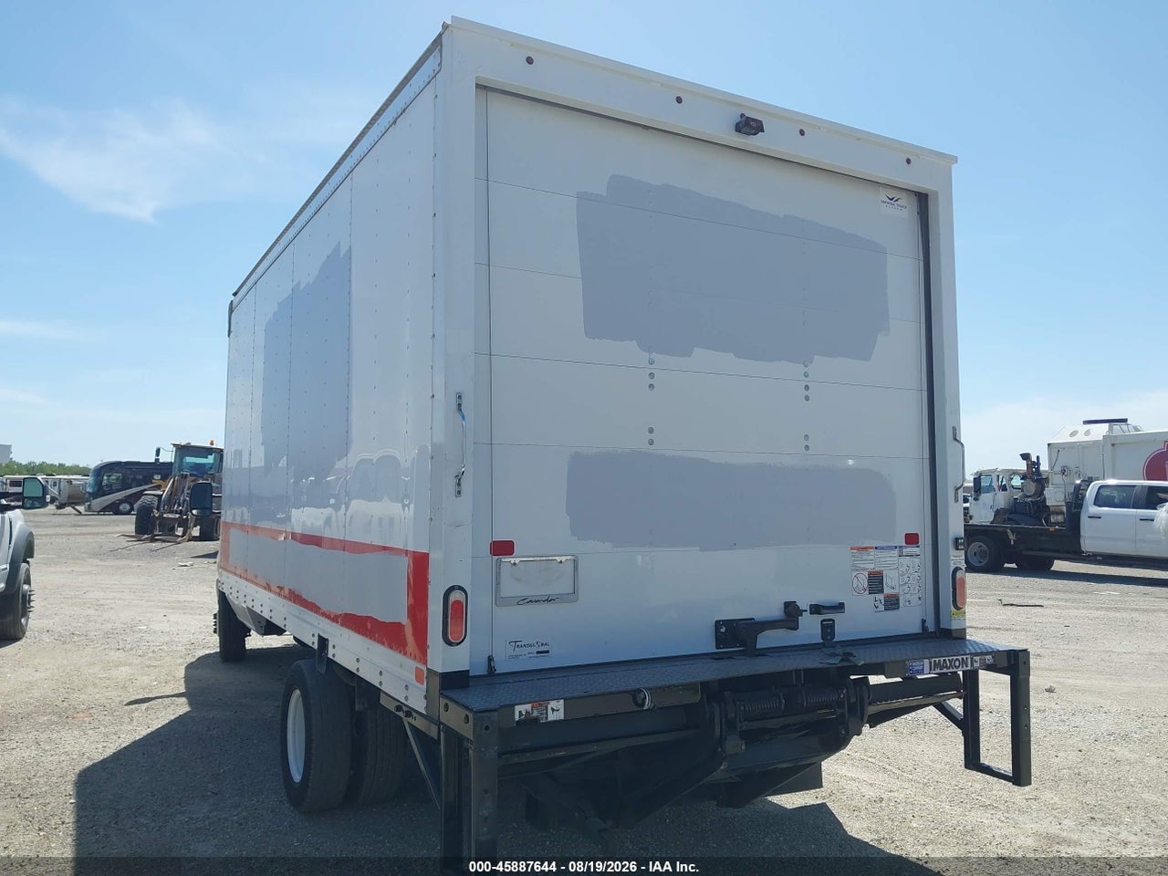 2022 FORD E-450 CUTAWAY   · 3/4