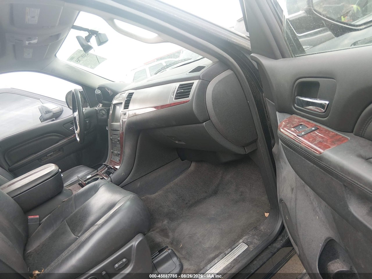 2011 CADILLAC ESCALADE PREMIUM · 5/11