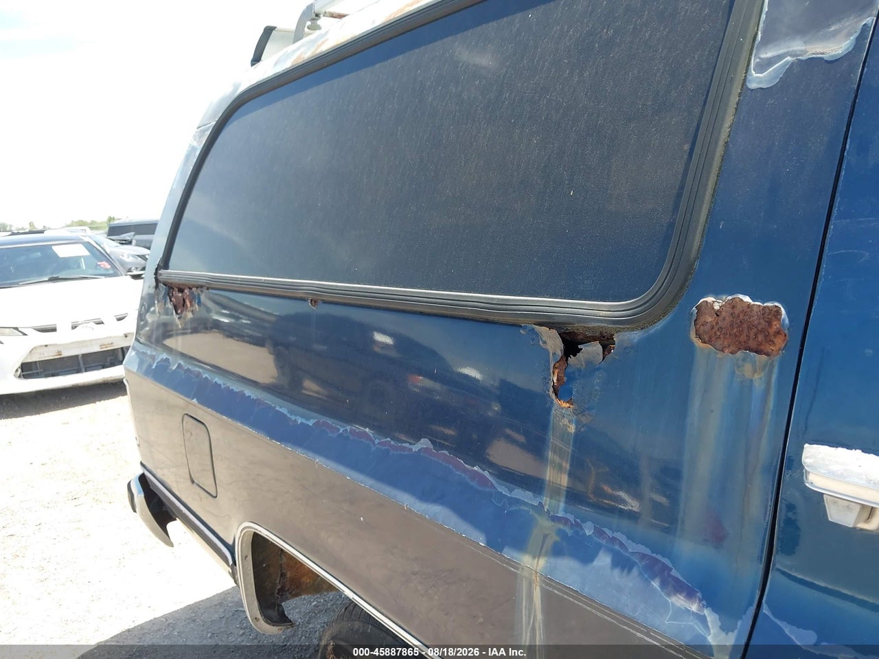 1989 GMC SUBURBAN R15 CONVENTIONAL · 6/11