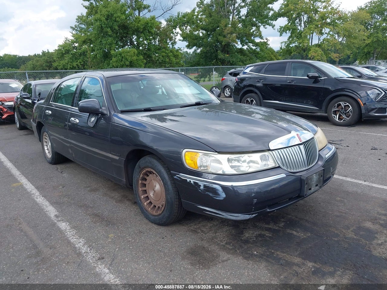 1998 LINCOLN TOWN CAR EXECUTIVE
