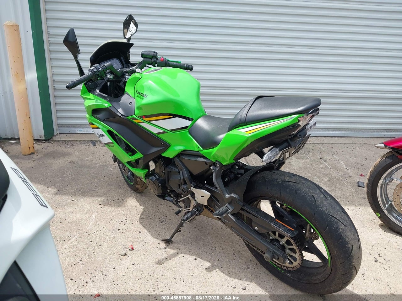 2025 KAWASAKI EX650 P · 3/11