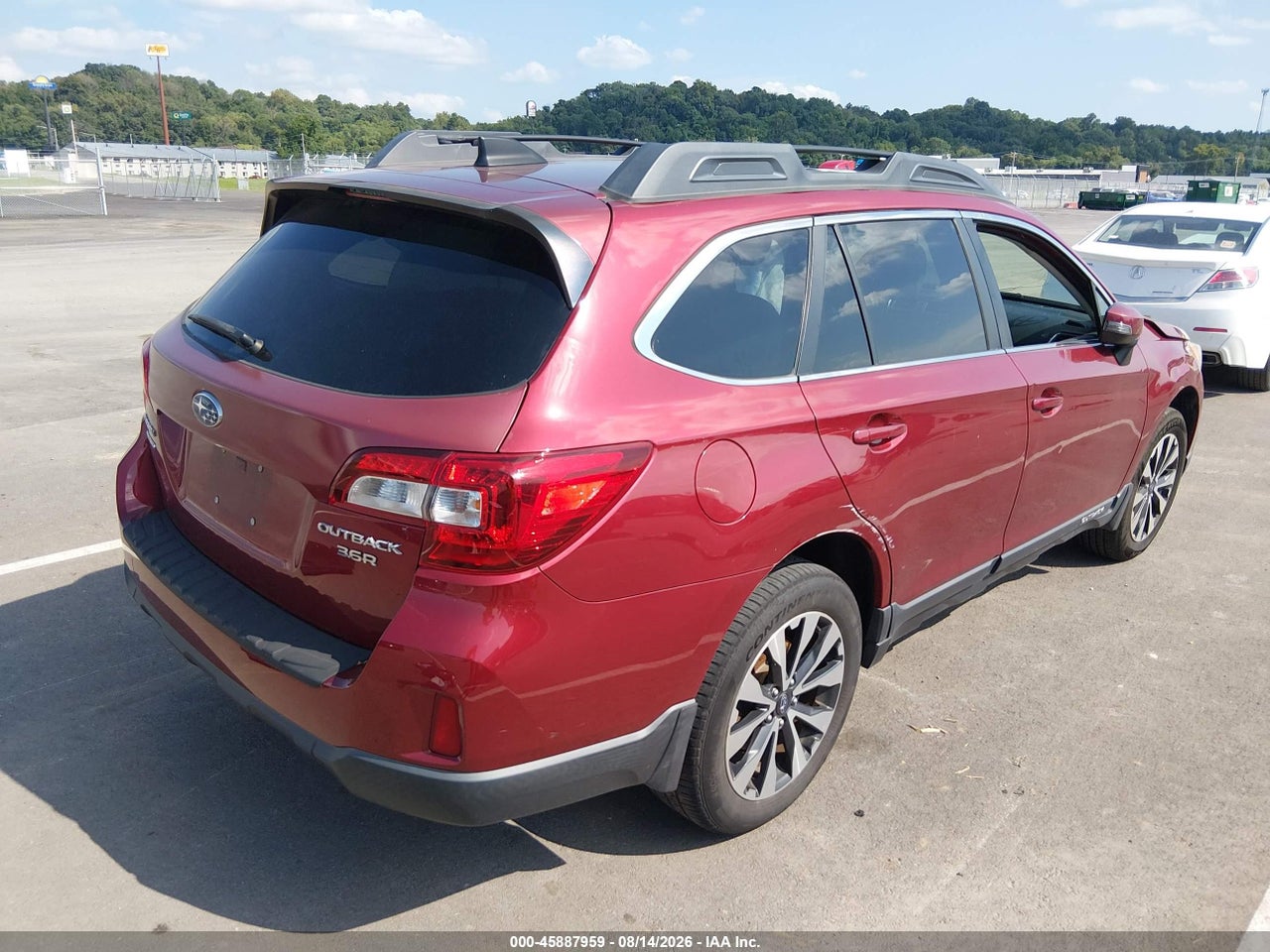 2016 SUBARU OUTBACK 3.6R LIMITED · 4/10