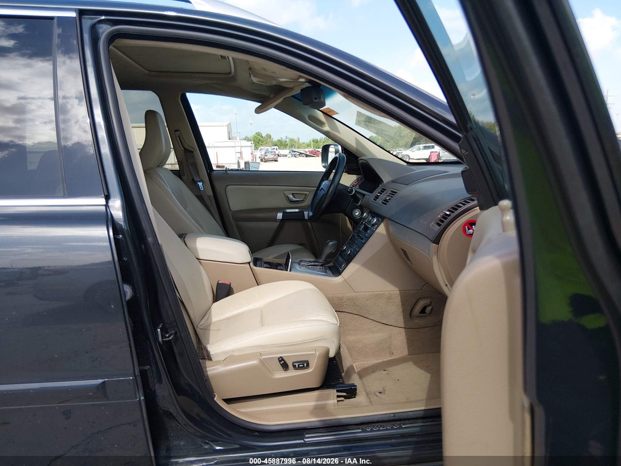 2013 VOLVO XC90 3.2/3.2 PLATINUM/3.2 PREMIER PLUS · 5/11