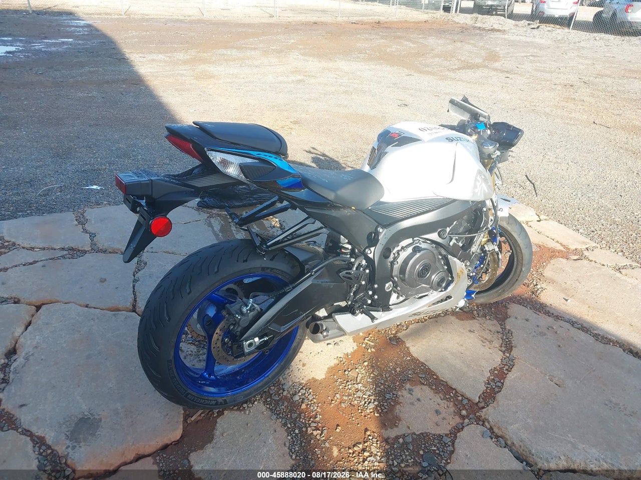 2026 SUZUKI GSX-R750 · 4/11