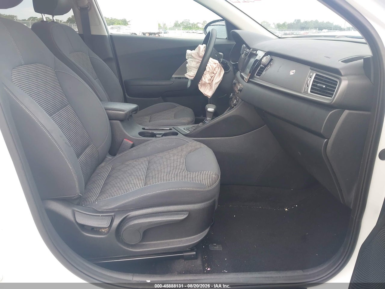2018 KIA NIRO LX · 5/11