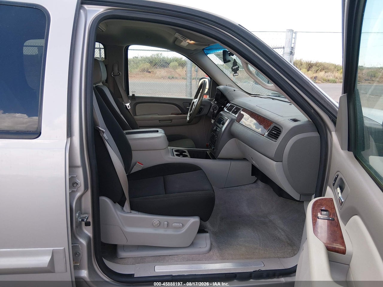 1GKFC36069J****** · 2009 GMC YUKON XL SLT W/4SB · 5/11