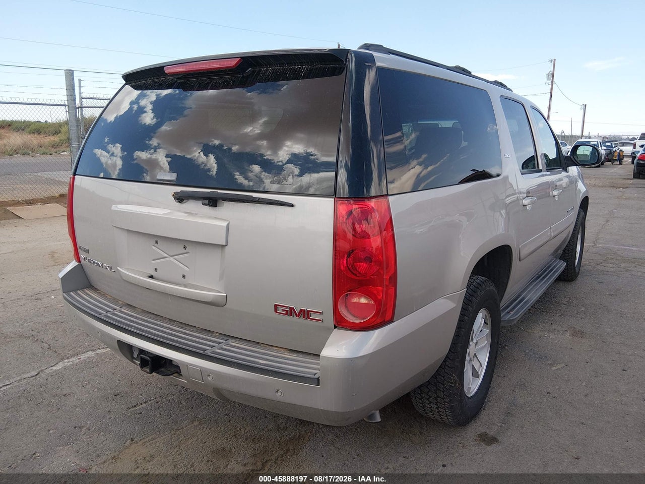 1GKFC36069J****** · 2009 GMC YUKON XL SLT W/4SB · 4/11