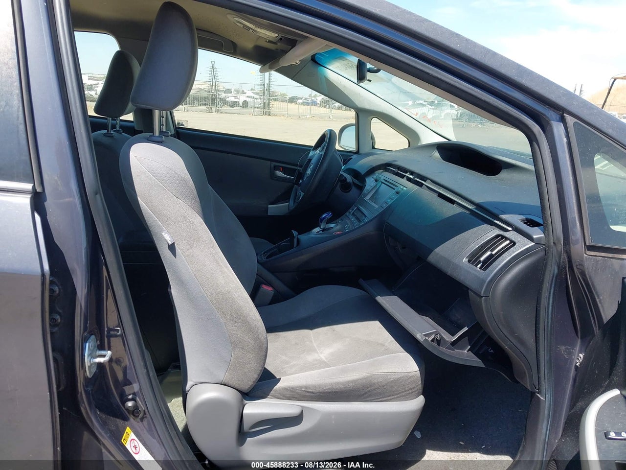 2015 TOYOTA PRIUS TWO · 5/11
