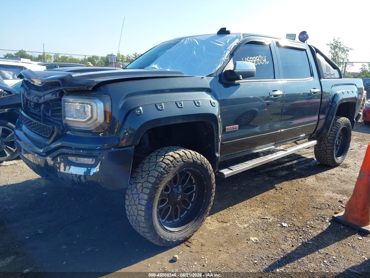 2017 GMC SIERRA 1500 SLT · 2/11