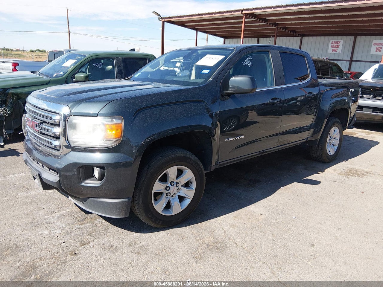 2017 GMC CANYON 2WD SLE · 2/11