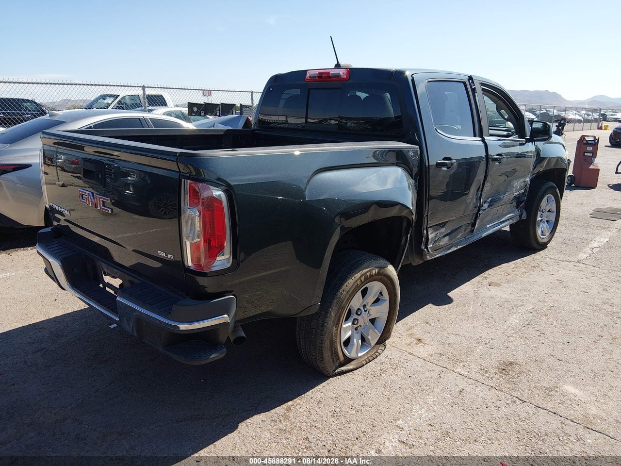 2017 GMC CANYON 2WD SLE · 4/11