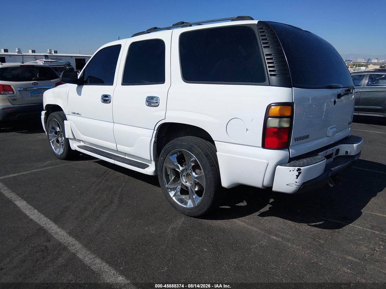 2005 GMC YUKON DENALI · 3/11