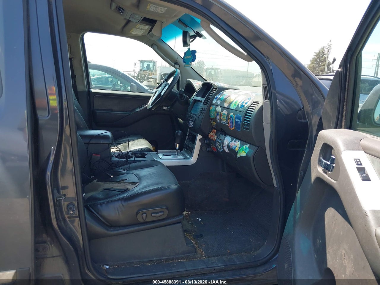 2011 NISSAN PATHFINDER SILVER · 5/11