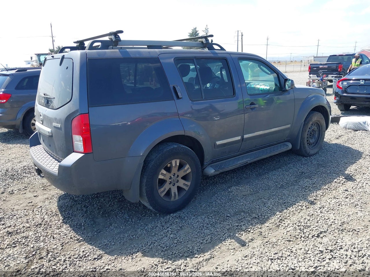 2011 NISSAN PATHFINDER SILVER · 4/11