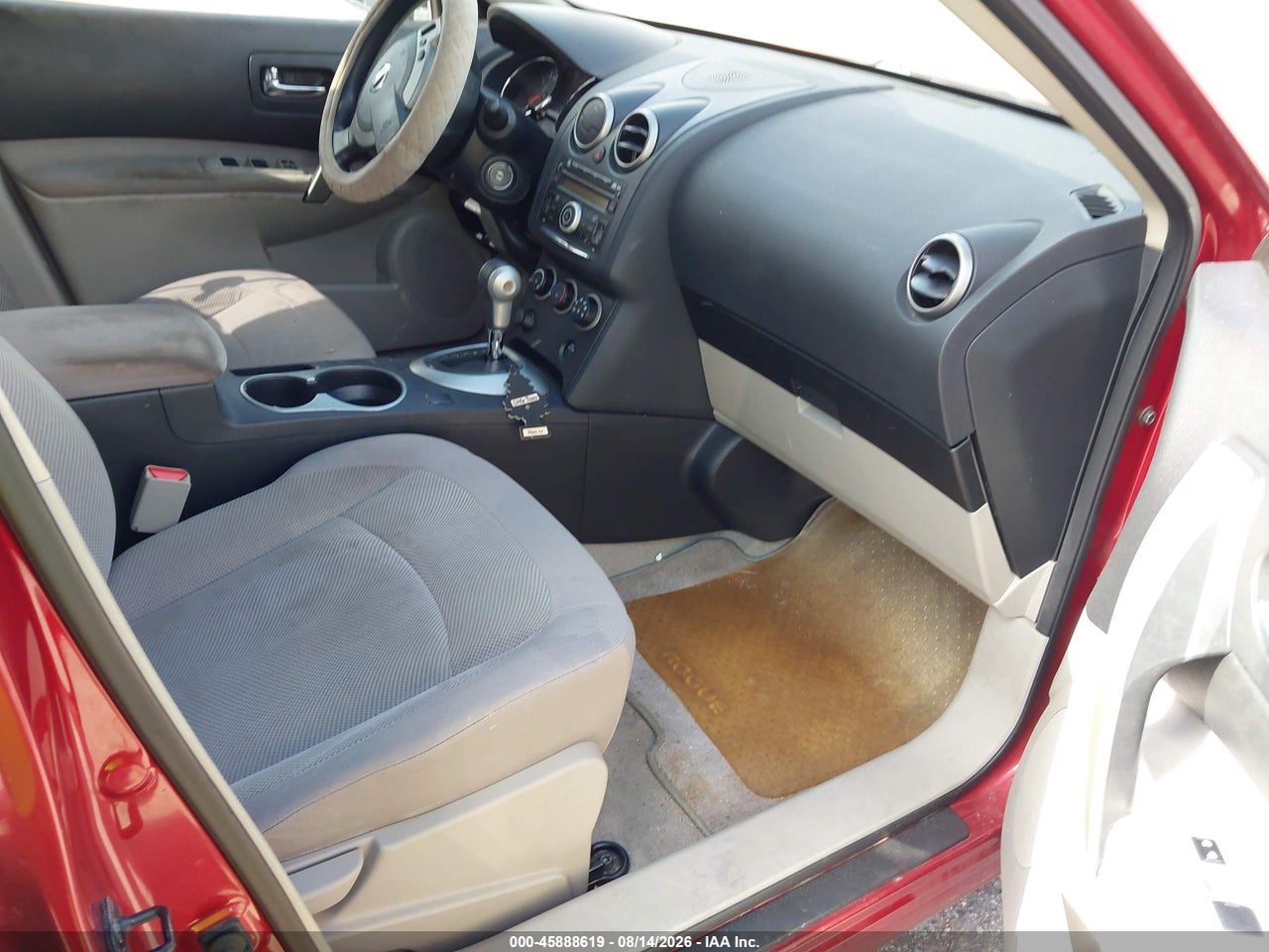 2013 NISSAN ROGUE S · 5/11