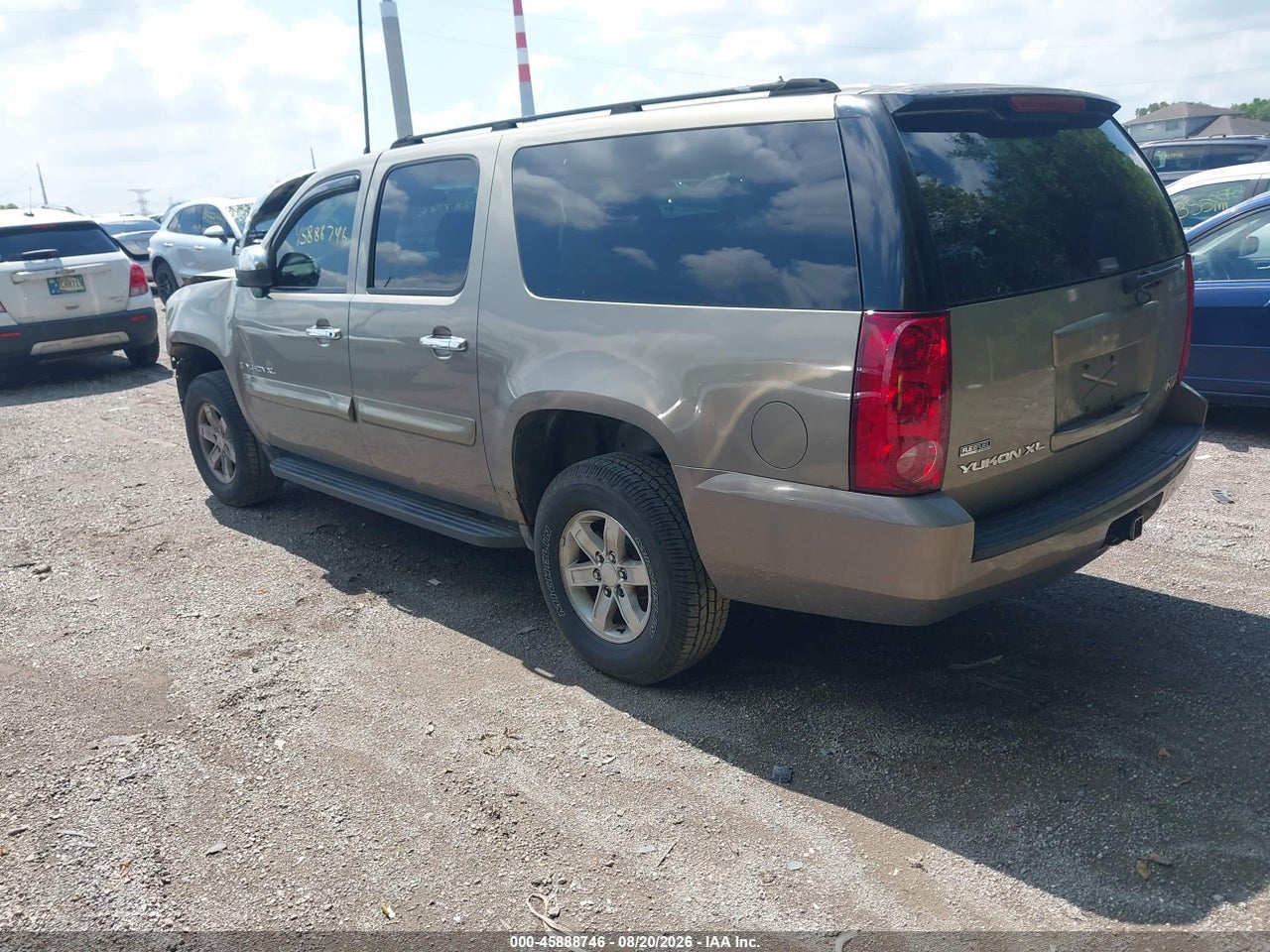 1GKFK16387J****** · 2007 GMC YUKON XL SLT · 3/11