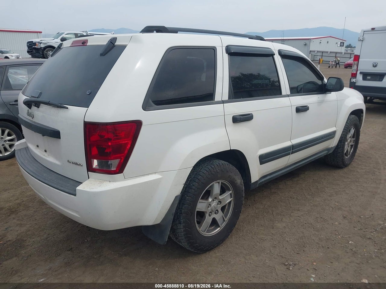 2005 JEEP GRAND CHEROKEE LAREDO · 4/11