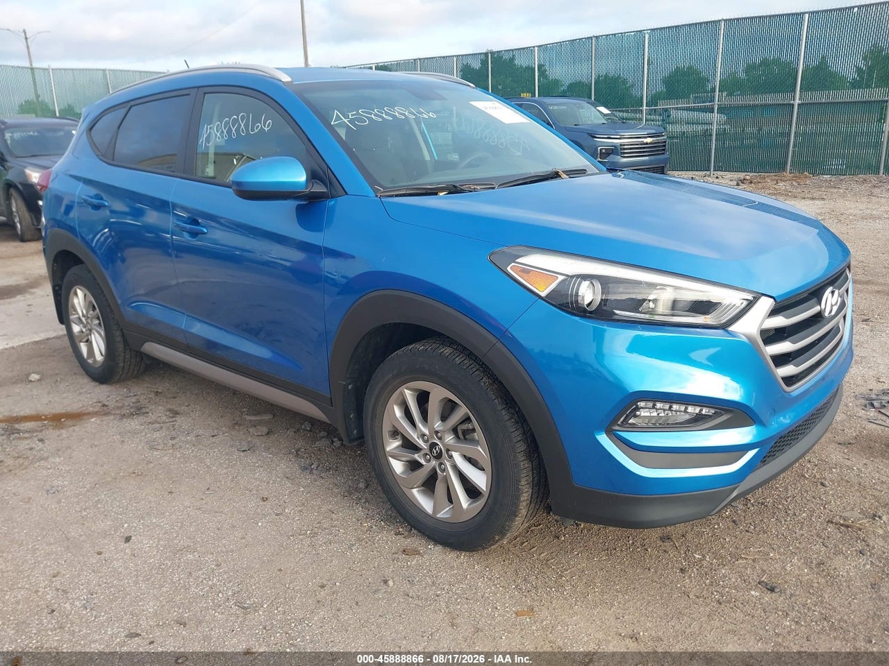 KM8J3CA47HU****** · 2017 HYUNDAI TUCSON SE