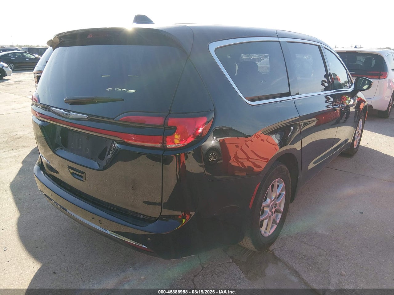 2025 CHRYSLER PACIFICA SELECT · 4/11