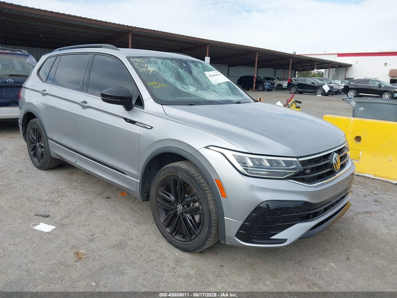 3VVCB7AX6NM****** · 2022 VOLKSWAGEN TIGUAN 2.0T SE R-LINE BLACK