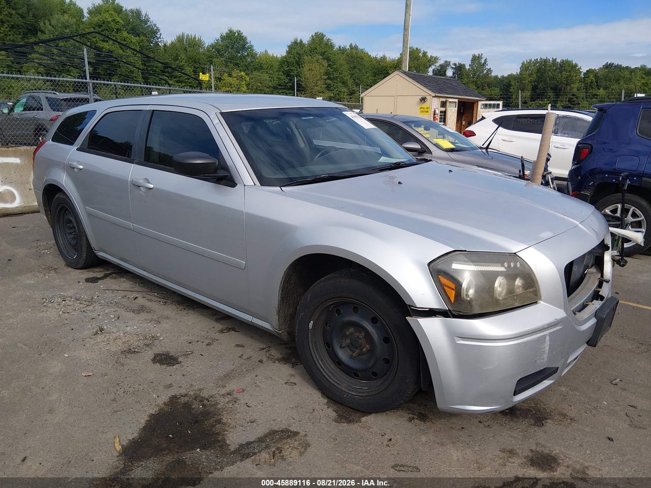 2005 DODGE MAGNUM SE