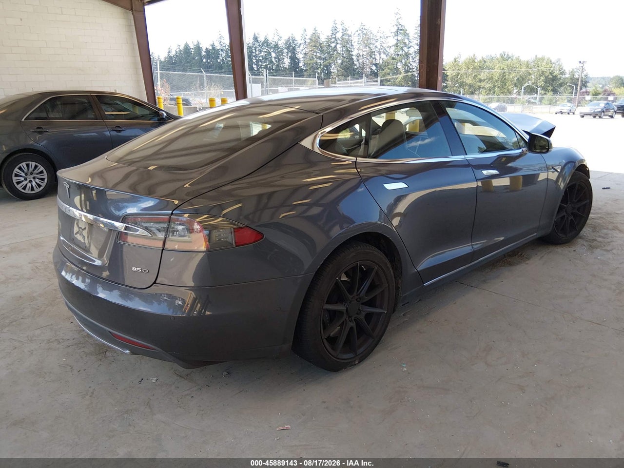 2015 TESLA MODEL S 70D/85D/P85D · 4/9