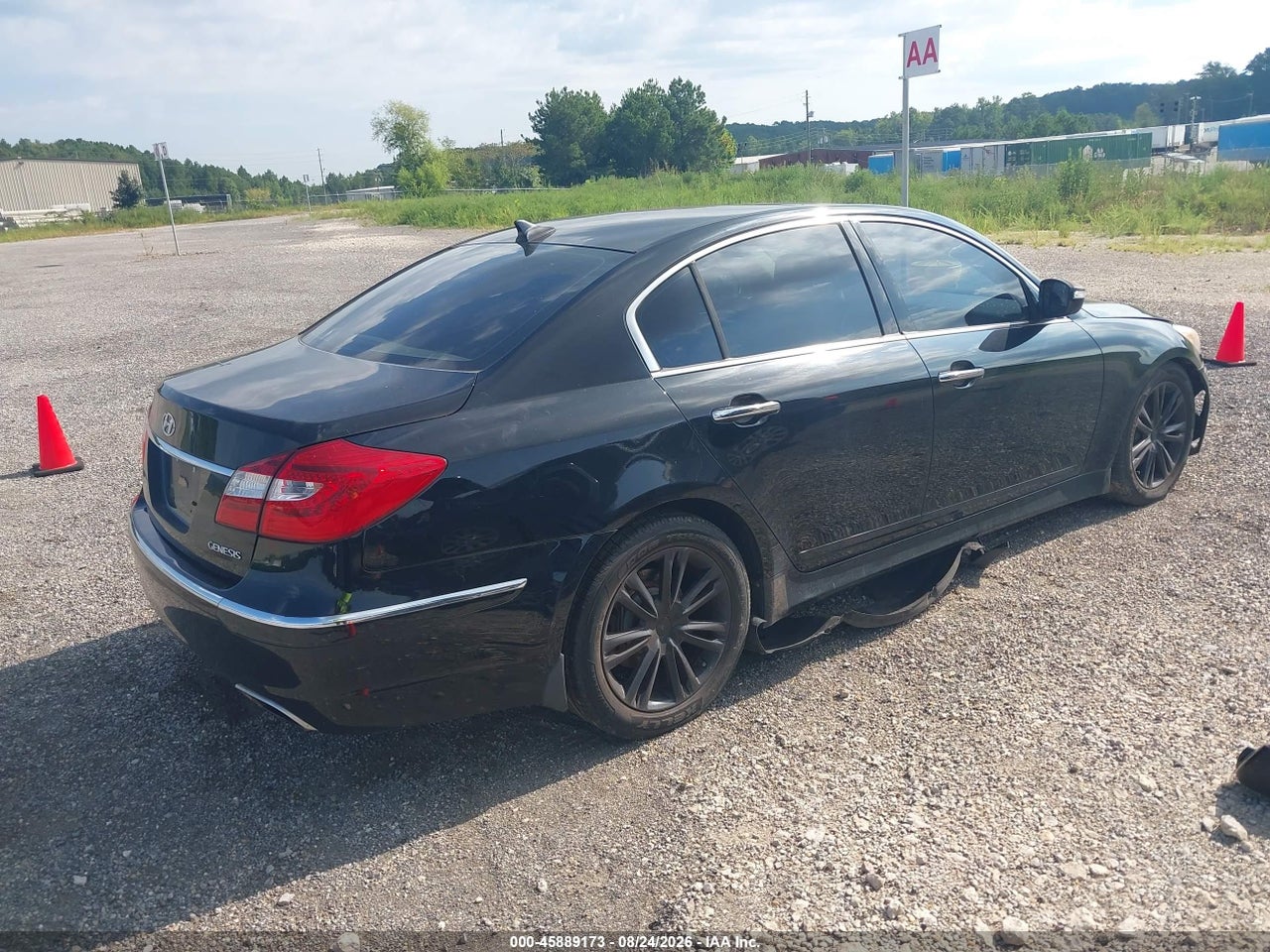 2013 HYUNDAI GENESIS 3.8 · 4/11
