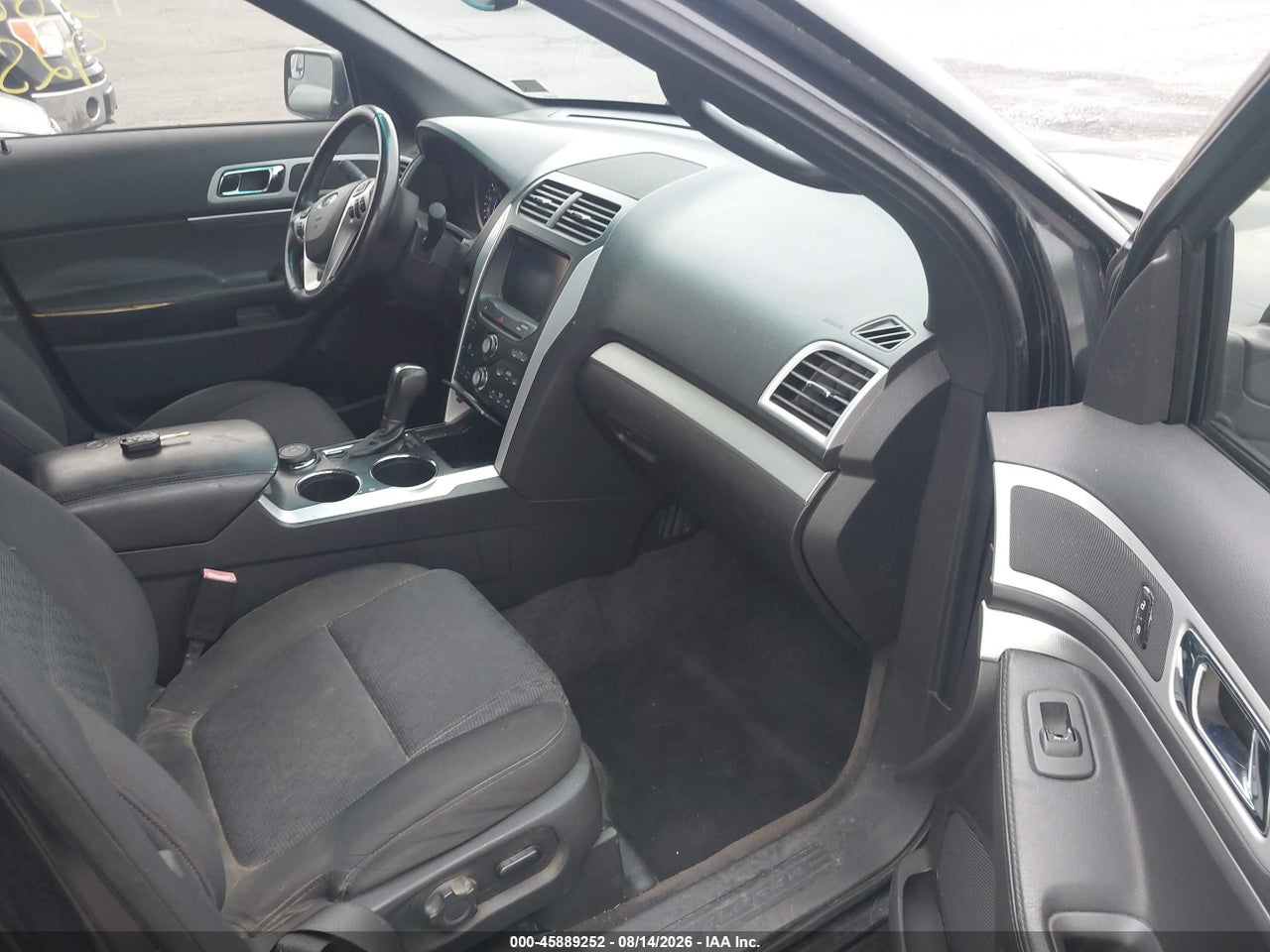 1FM5K8D84DG****** · 2013 FORD EXPLORER XLT · 5/8