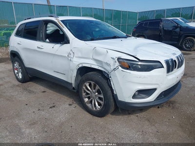 1C4PJMCB9KD****** · 2019 JEEP CHEROKEE LATITUDE 4X4