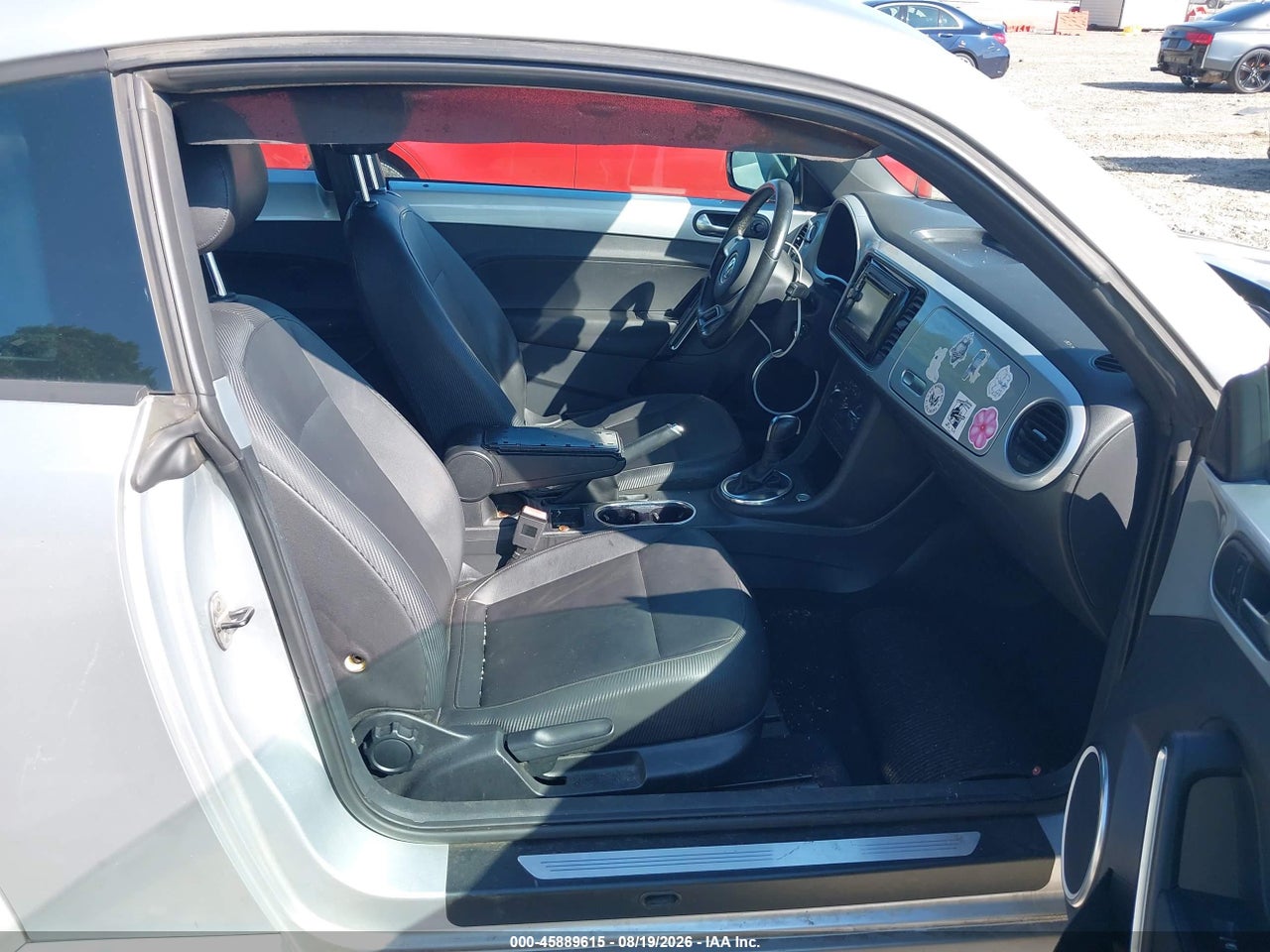 2012 VOLKSWAGEN BEETLE 2.5L · 5/11