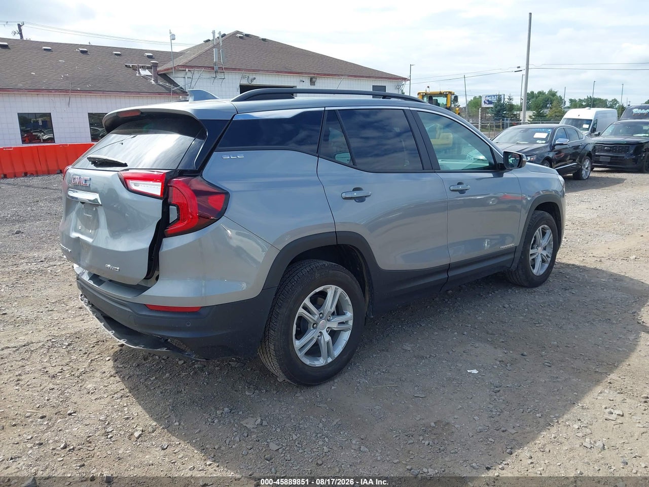2023 GMC TERRAIN AWD SLE · 4/11