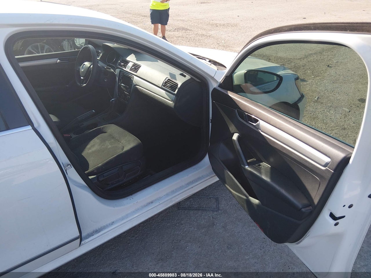 2016 VOLKSWAGEN PASSAT 1.8T S · 5/10