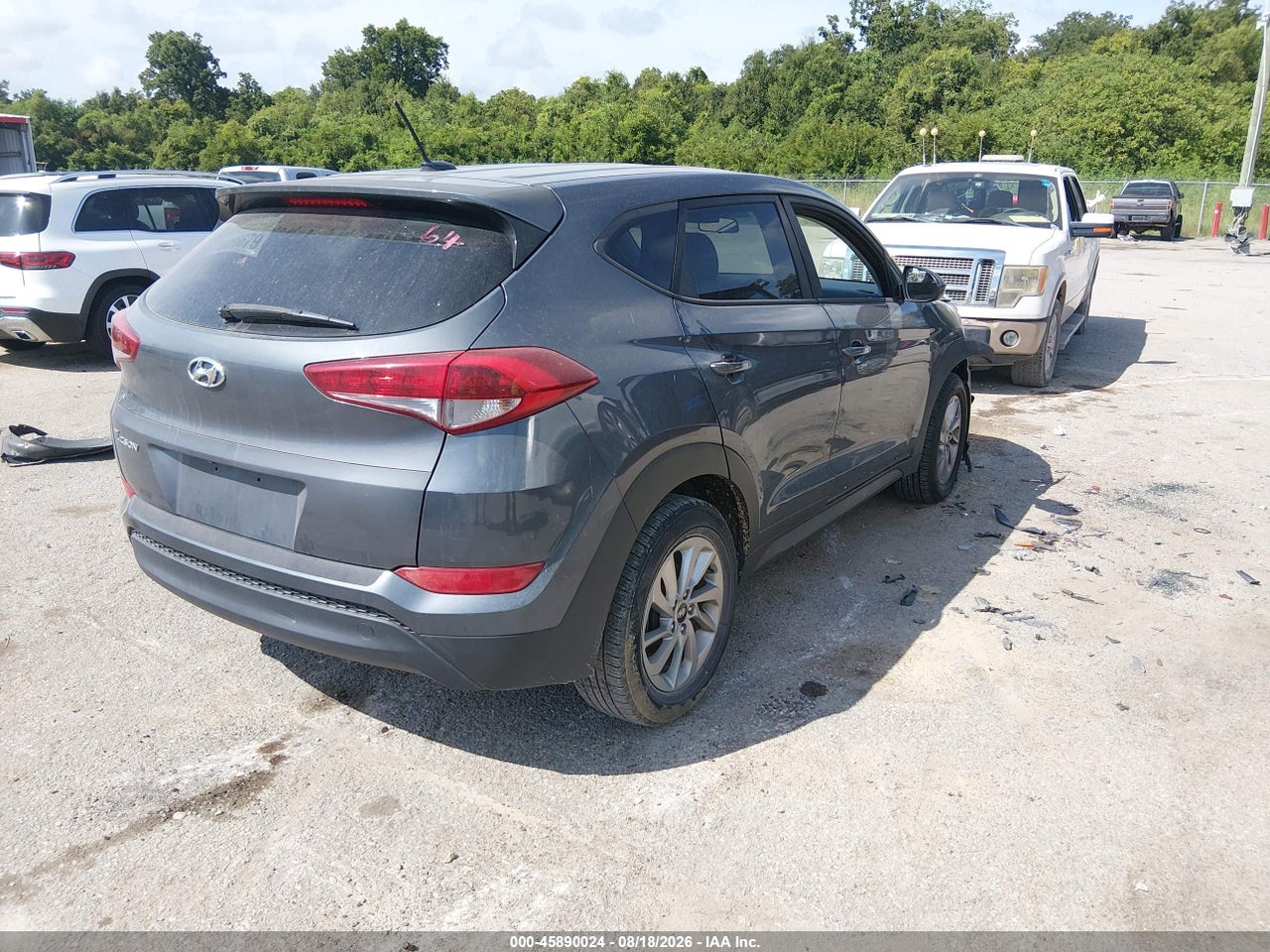 2017 HYUNDAI TUCSON SE · 4/11