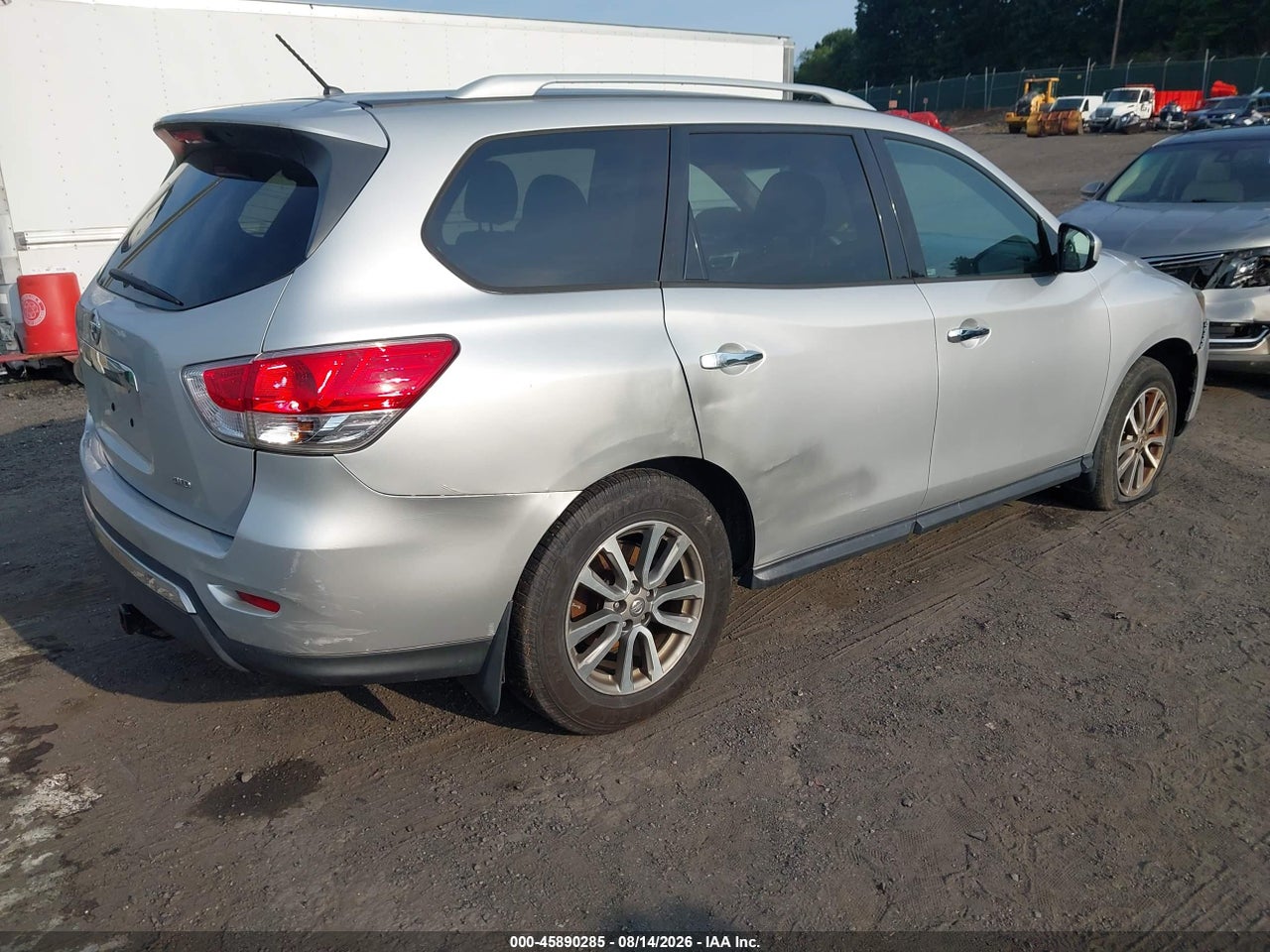 2015 NISSAN PATHFINDER S · 4/11
