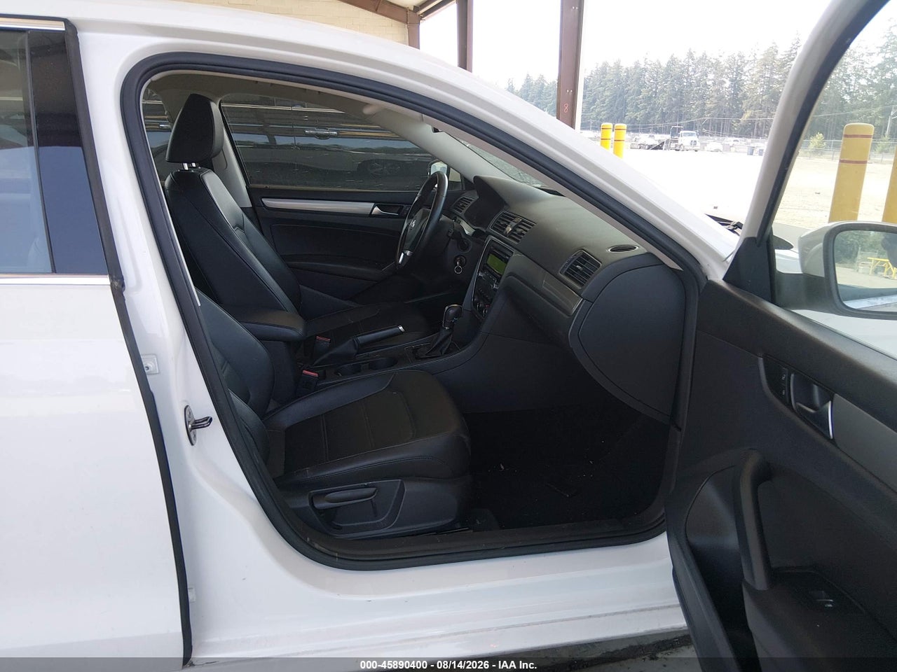2014 VOLKSWAGEN PASSAT 1.8T WOLFSBURG EDITION · 5/11