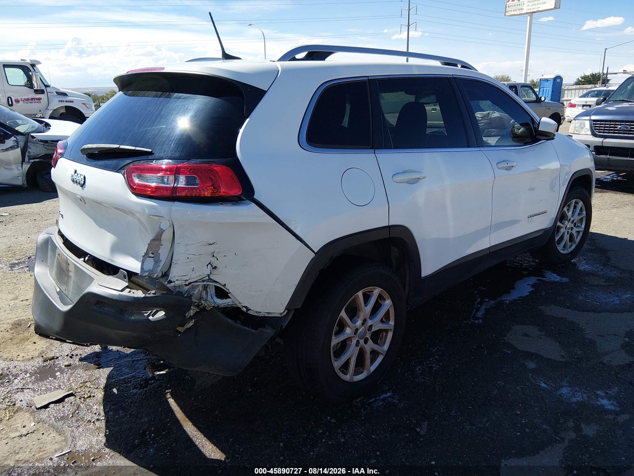 2017 JEEP CHEROKEE LATITUDE · 4/10