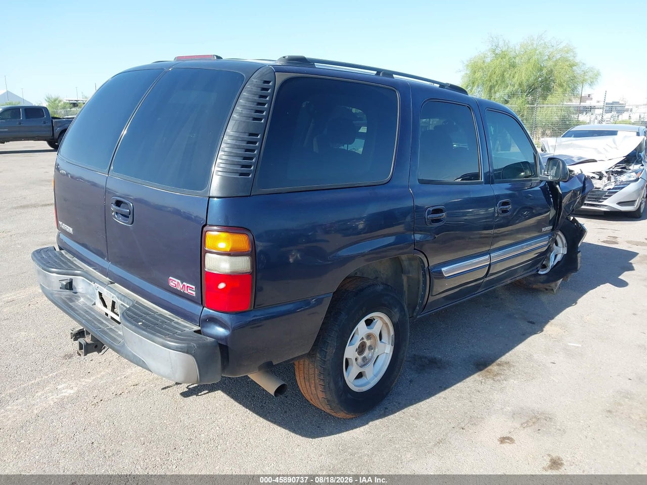 2004 GMC YUKON SLE · 4/11