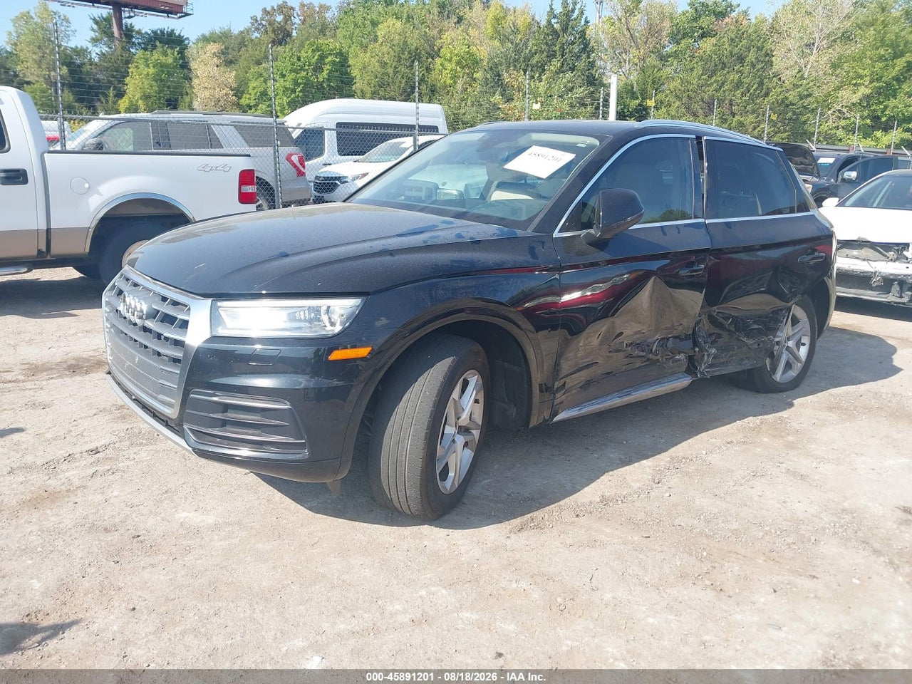 2019 AUDI Q5 45 PREMIUM · 2/10