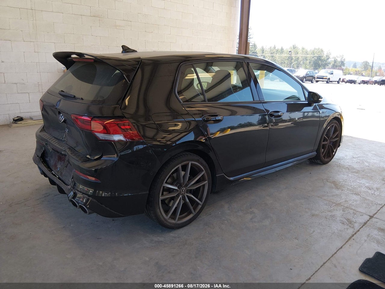 2024 VOLKSWAGEN GOLF R 2.0T · 4/11