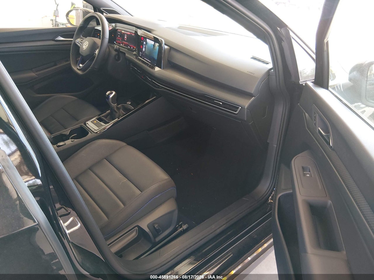 2024 VOLKSWAGEN GOLF R 2.0T · 5/11
