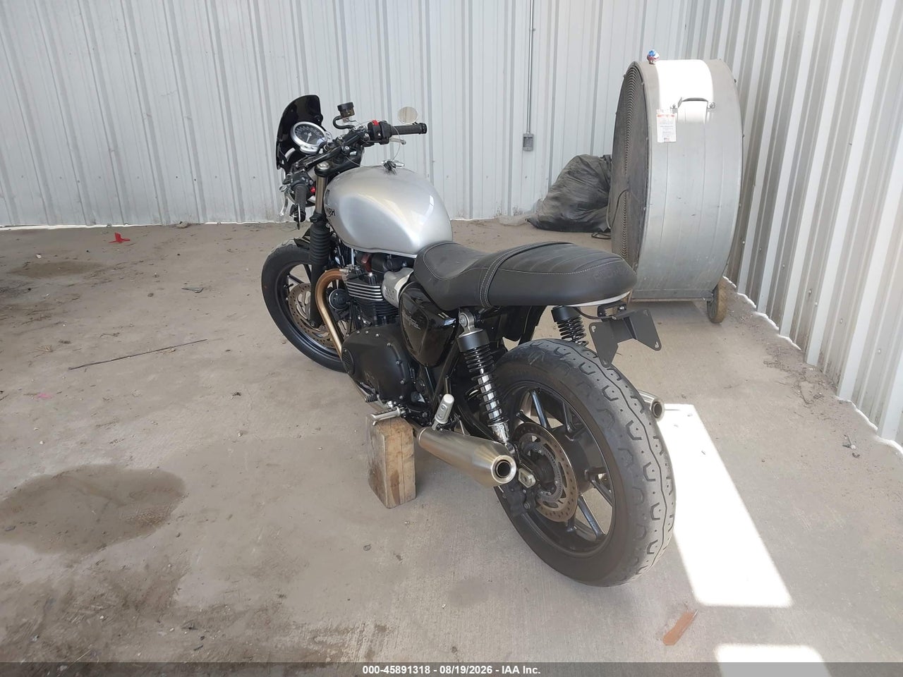 SMTD31GNXJT****** · 2018 TRIUMPH MOTORCYCLE STREET TWIN · 3/11