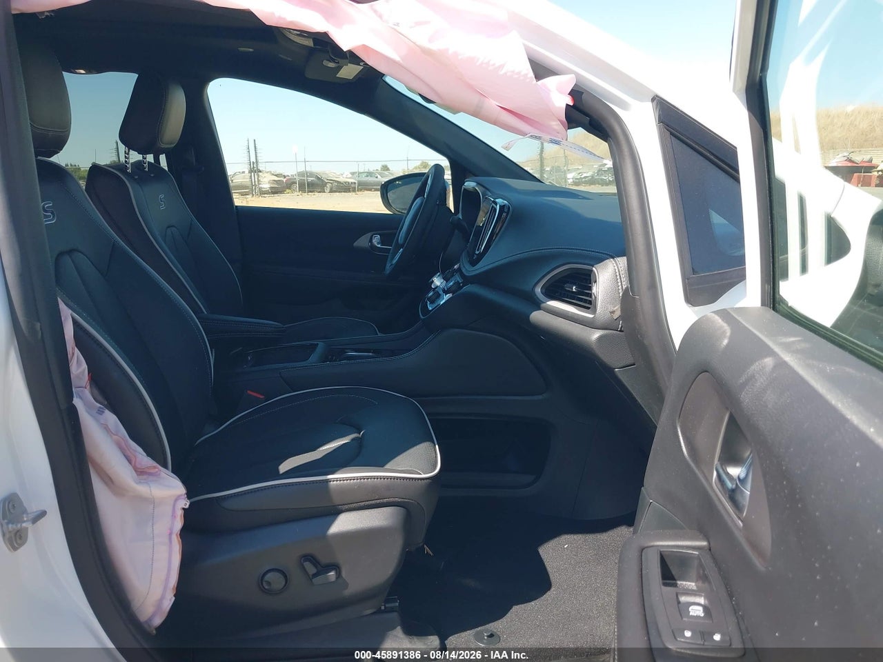 2027 CHRYSLER PACIFICA · 5/11