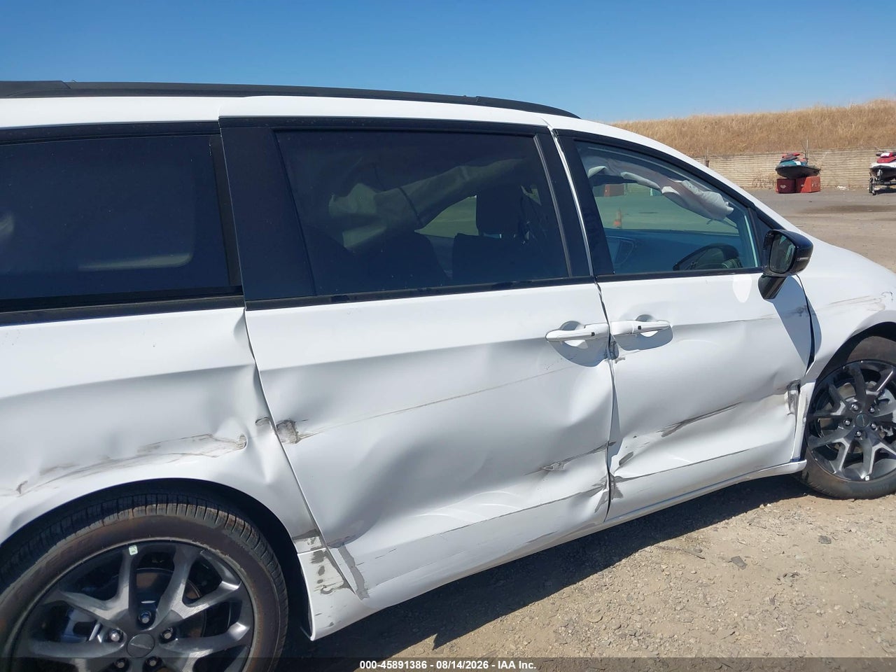 2027 CHRYSLER PACIFICA · 6/11