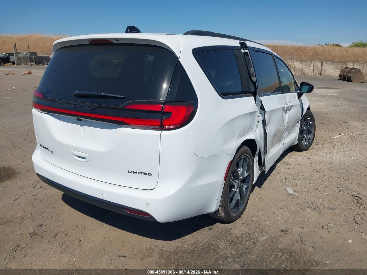 2027 CHRYSLER PACIFICA · 4/11